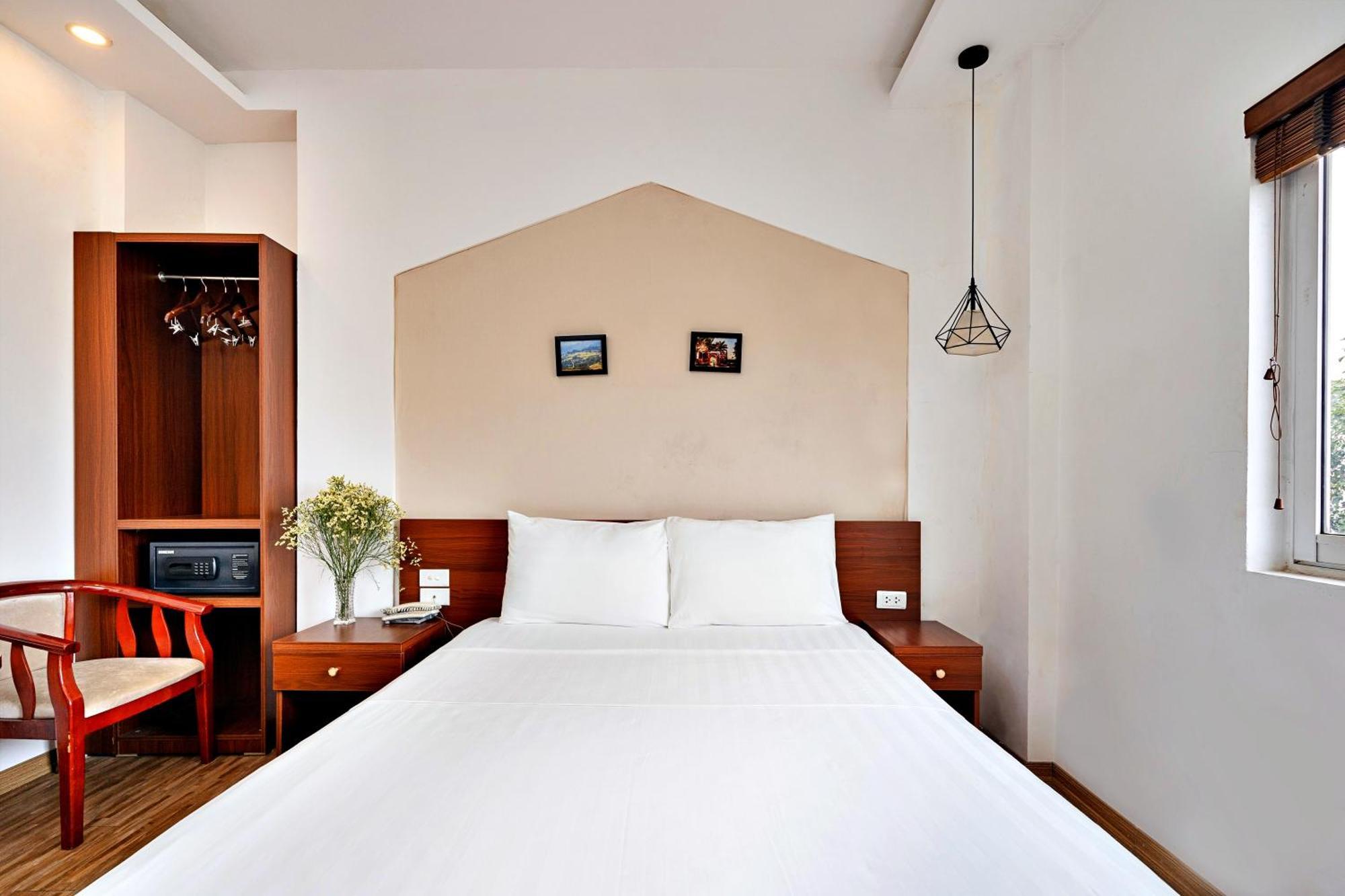 Serene Hotel Hanoi Buitenkant foto
